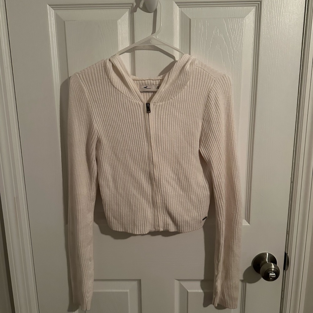 hollister white cropped sweater zip up